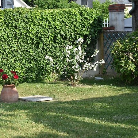 Le Clos Du Vieux Port Véretz Екстериор снимка